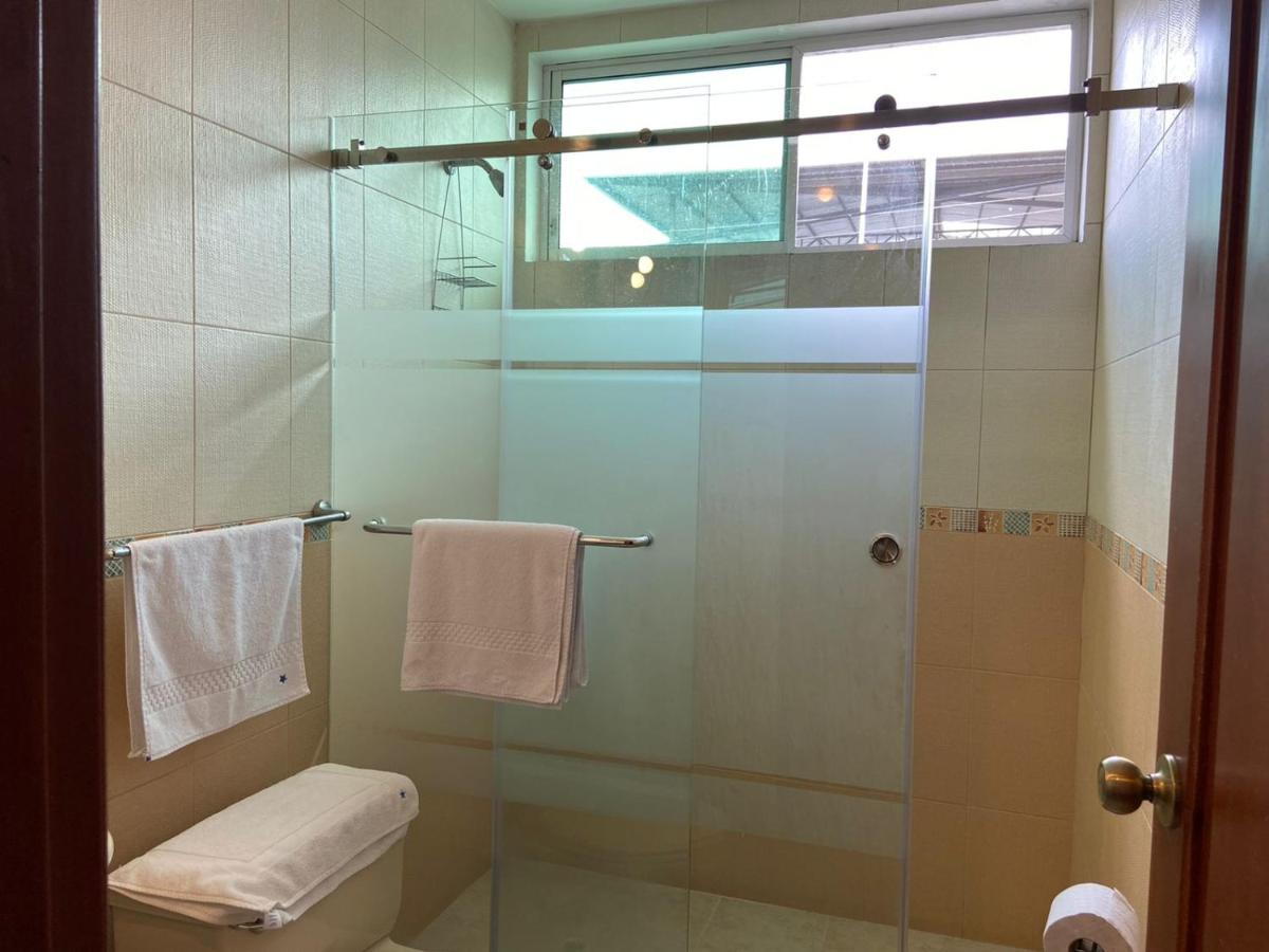 Doral Suite ¡Cerca Del Aeropuerto! กวายากิล ภายนอก รูปภาพ